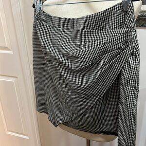 Chic Black and White Houndstooth Wrap Skirt